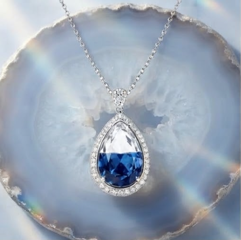 Ocean Horizon Gradient Teardrop Crystal Pendant Necklace